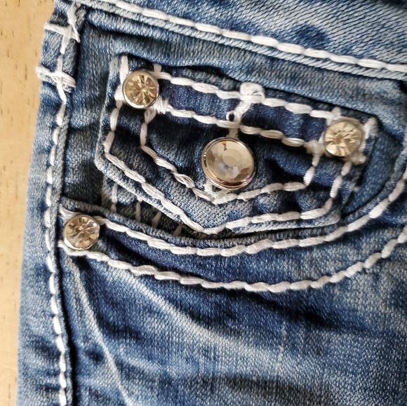 Shorts - Picture 5 of 7